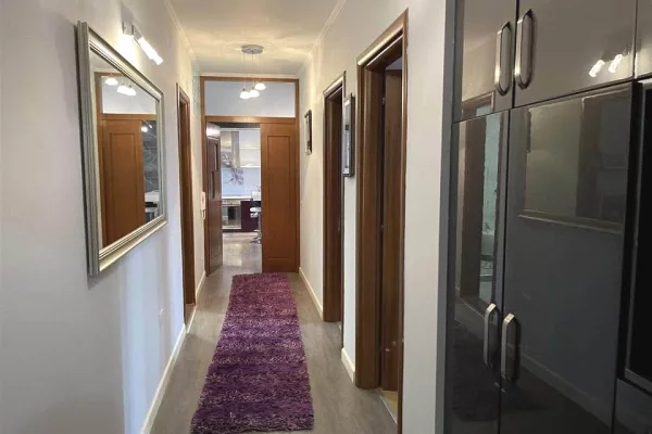 Shtepi ne shitje Apartament ne Tirane, 2+1, Mobilimi E mobiluar, Pagesa 15,000,000  Leke.