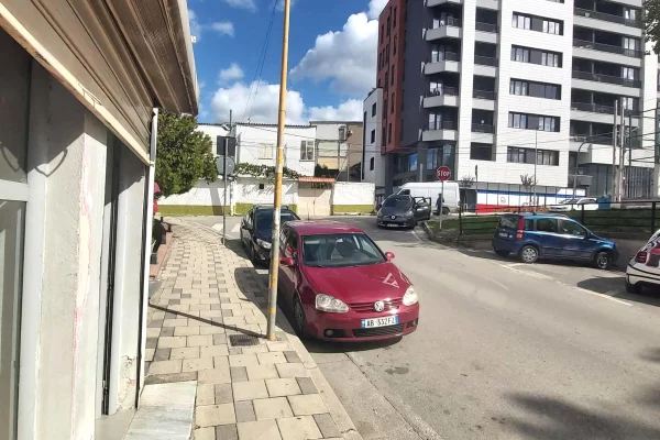 SHITET AMBIENT BIZNESI, LOKAL, TIRANE - Shkolla Osman Myderizi