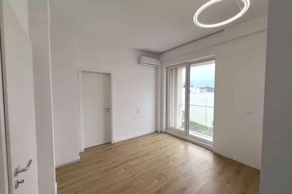 Shtepi me qera Vila Luksoze ne Tirane, 4+1, Mobilimi Pjeserisht e mobiluar, Pagesa 1,300  Euro.