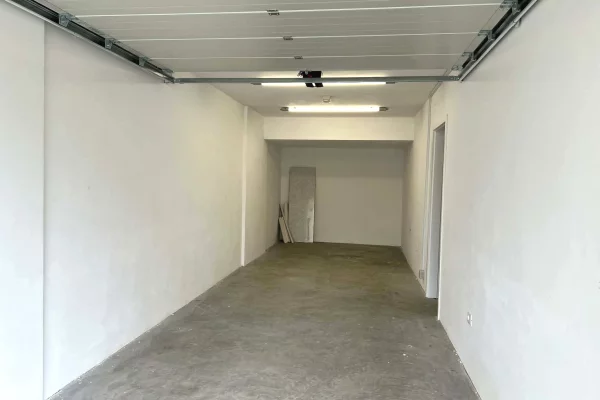 Shtepi me qera Vila Luksoze ne Tirane, 4+1, Mobilimi Pjeserisht e mobiluar, Pagesa 1,300  Euro.