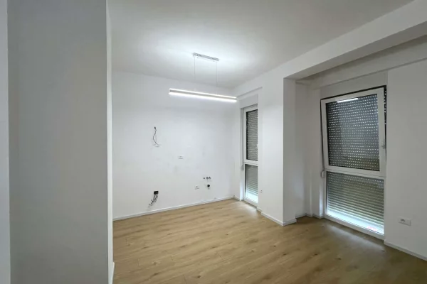 Shtepi me qera Vila Luksoze ne Tirane, 4+1, Mobilimi Pjeserisht e mobiluar, Pagesa 1,300  Euro.