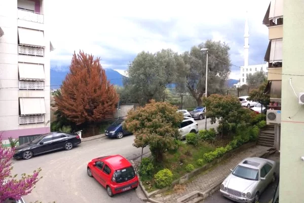 Shtepi ne shitje Apartament ne Tirane, 2+1, Mobilimi E mobiluar, Pagesa 250,000  Euro.