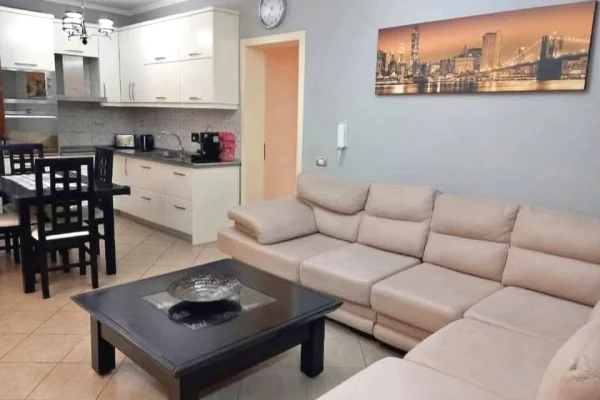 Shtepi ne shitje 2+1 ne Tirane - 250,000 Euro
