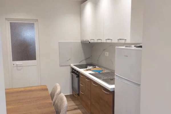 Shtepi me qera Shtepi Private ne Tirane, 2+1, Mobilimi E mobiluar, Pagesa 35,000  Leke.