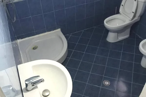 Shtepi me qera Shtepi Private ne Tirane, 2+1, Mobilimi E mobiluar, Pagesa 35,000  Leke.