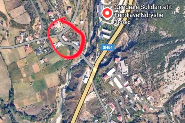 Truall ose Toke ne Tirane - 55,000,000 Leke