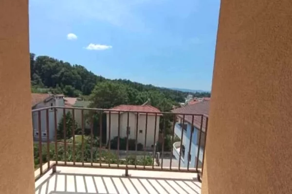 Shtepi me qera Vila Luksoze ne Tirane, 6+1, Mobilimi Bosh, pa mobiluar, Pagesa 2,500  Euro.