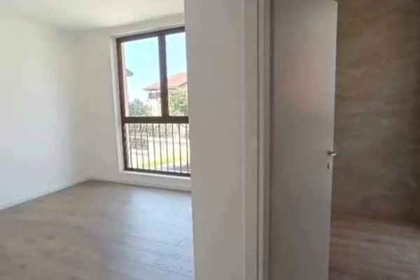 Shtepi me qera Vila Luksoze ne Tirane, 6+1, Mobilimi Bosh, pa mobiluar, Pagesa 2,500  Euro.