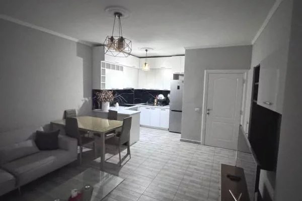 Shtepi me qera Apartament ne Tirane, 2+1, Mobilimi E mobiluar, Pagesa 65,000  Leke.