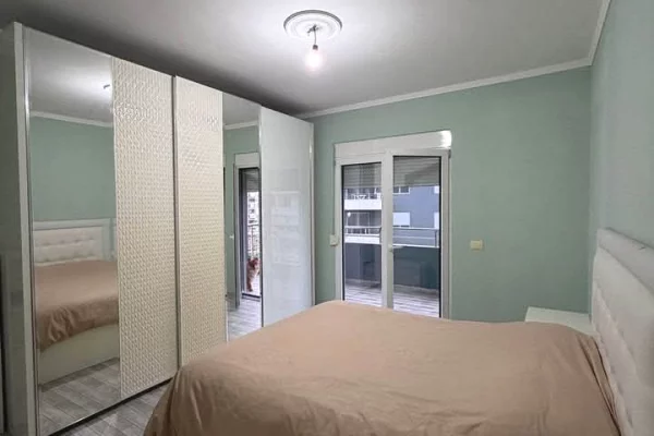 Shtepi me qera Apartament ne Tirane, 2+1, Mobilimi E mobiluar, Pagesa 65,000  Leke.