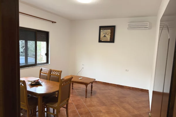 Shtepi me qera 2+1 ne Tirane - 450 Euro