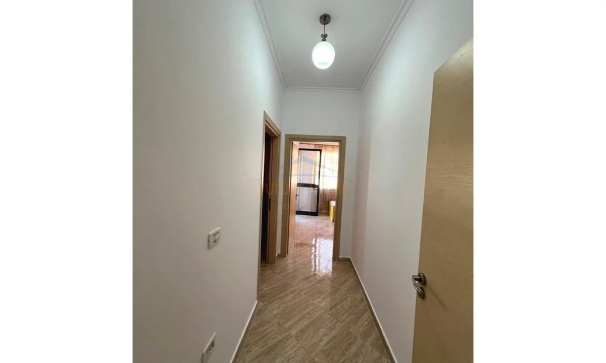 Shtepi me qera Apartament ne Tirane, 2+1, Mobilimi E mobiluar, Pagesa 600  Euro.