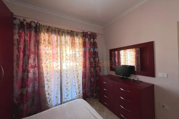 Shtepi me qera Apartament ne Tirane, 2+1, Mobilimi E mobiluar, Pagesa 600  Euro.