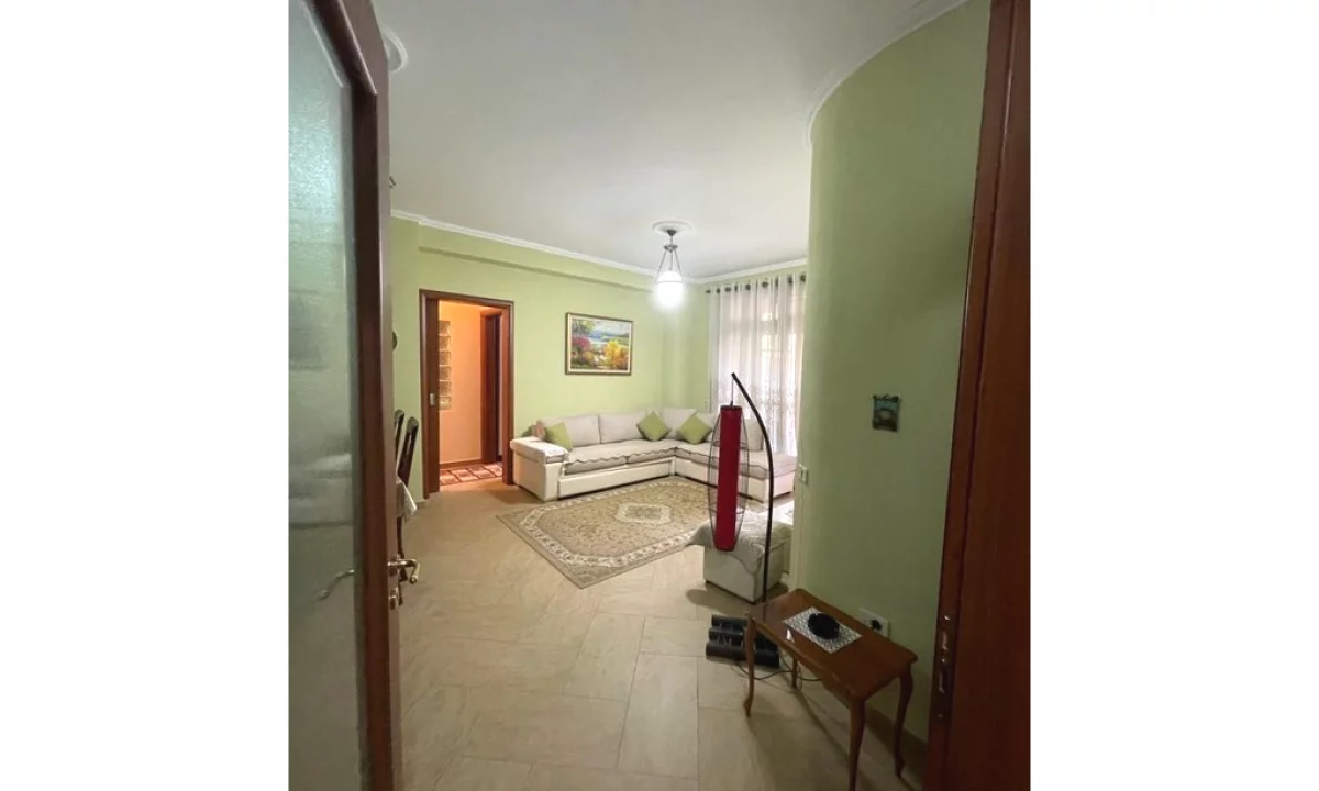 Shtepi me qera Apartament ne Tirane, 2+1, Mobilimi E mobiluar, Pagesa 550  Euro.