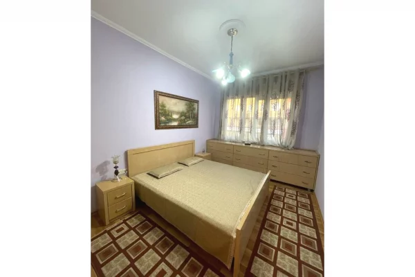 Shtepi me qera Apartament ne Tirane, 2+1, Mobilimi E mobiluar, Pagesa 550  Euro.