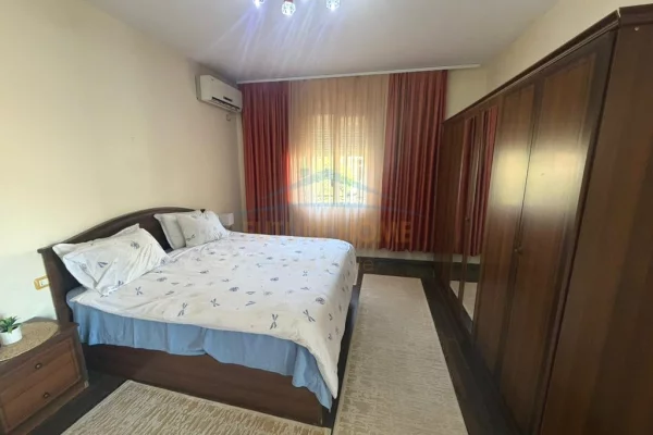 Shtepi me qera Apartament ne Tirane, 2+1, Mobilimi E mobiluar, Pagesa 50,000  Leke.
