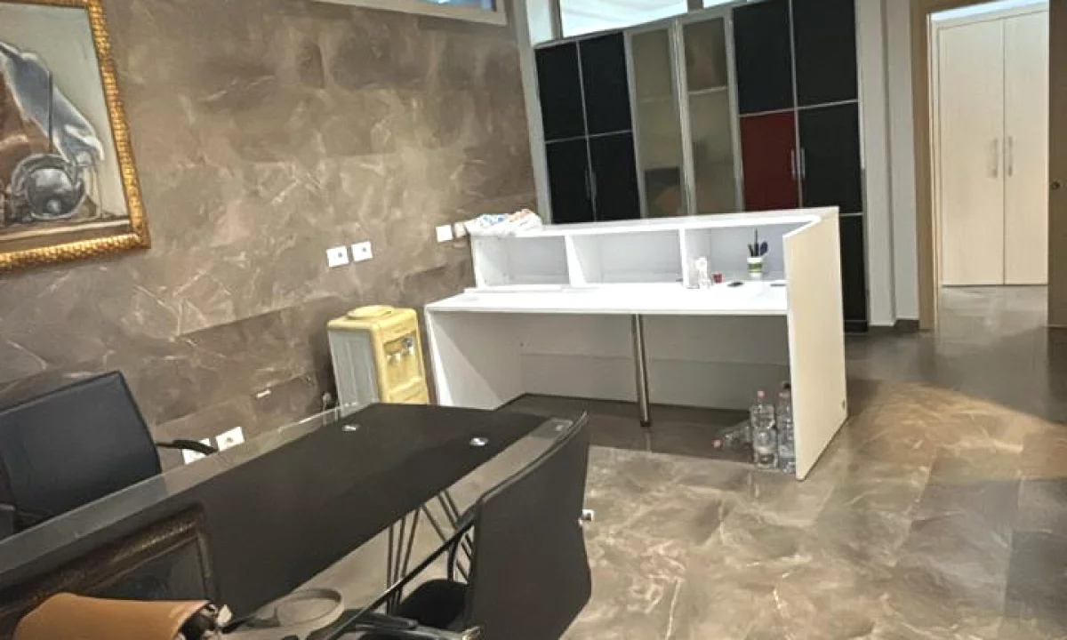 Qera, Ambient Biznesi, Garda