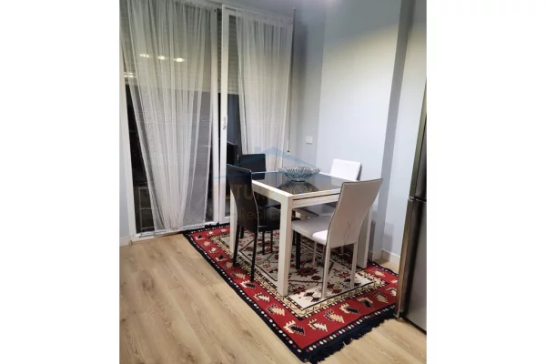 Shtepi me qera Apartament ne Tirane, 2+1, Mobilimi E mobiluar, Pagesa 600  Euro.