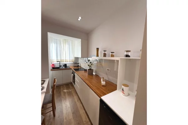 Shtepi me qera Apartament ne Tirane, 1+1, Mobilimi E mobiluar, Pagesa 700  Euro.