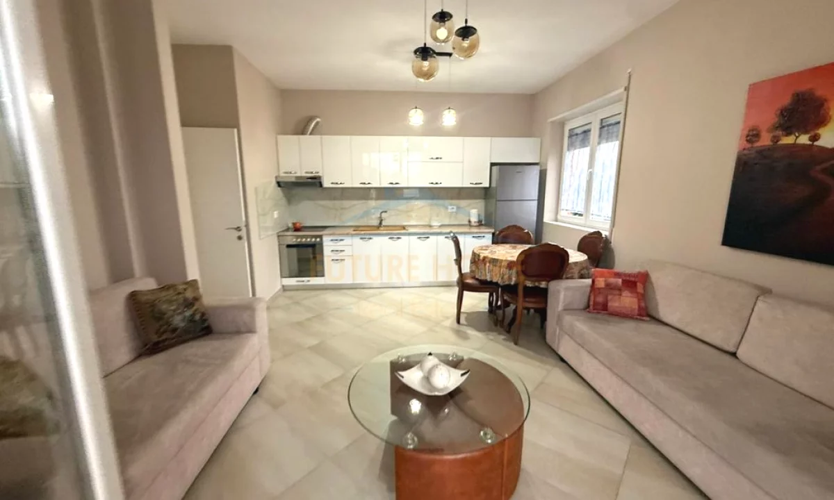 Shtepi me qera Apartament ne Tirane, 2+1, Mobilimi E mobiluar, Pagesa 600  Euro.