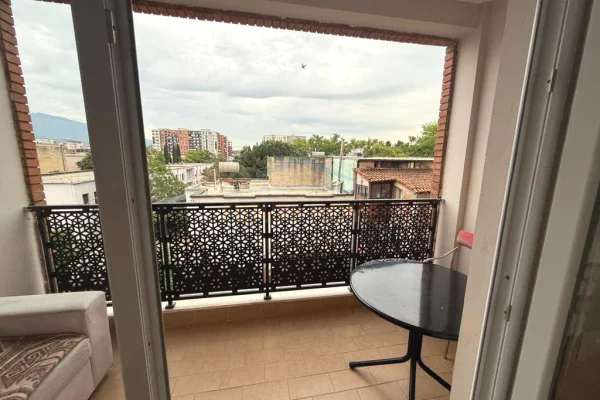 Shtepi me qera Apartament ne Tirane, 2+1, Mobilimi E mobiluar, Pagesa 600  Euro.