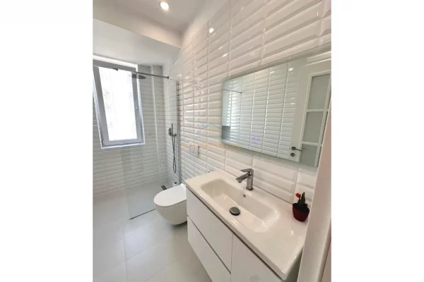 Shtepi me qera Apartament ne Tirane, 2+1, Mobilimi E mobiluar, Pagesa 850  Euro.