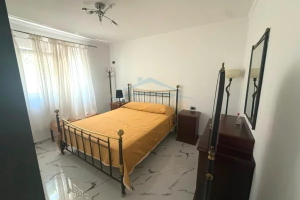 Shtepi me qera Shtepi Private ne Tirane, 2+1, Mobilimi E mobiluar, Pagesa 600  Euro.