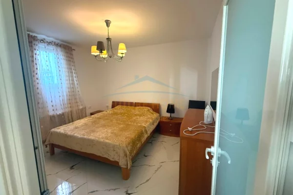 Shtepi me qera Shtepi Private ne Tirane, 2+1, Mobilimi E mobiluar, Pagesa 600  Euro.
