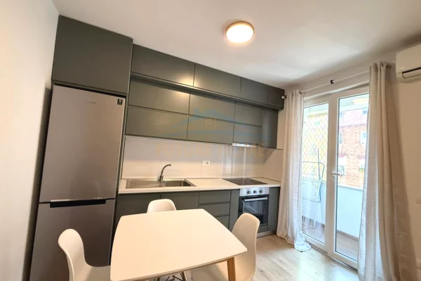 Shtepi me qera Apartament ne Tirane, 1+1, Mobilimi E mobiluar, Pagesa 65,000  Leke.