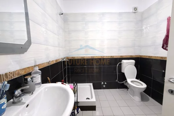 Shtepi me qera Apartament ne Tirane, 2+1, Mobilimi E mobiluar, Pagesa 60,000  Leke.