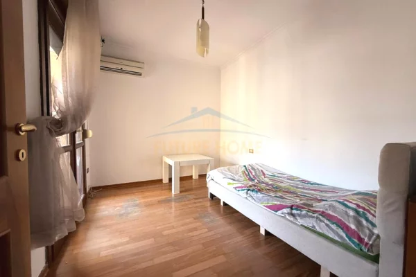 Shtepi me qera Apartament ne Tirane, 3+1, Mobilimi E mobiluar, Pagesa 1,100  Euro.