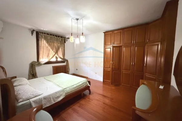 Shtepi me qera Apartament ne Tirane, 3+1, Mobilimi E mobiluar, Pagesa 1,100  Euro.
