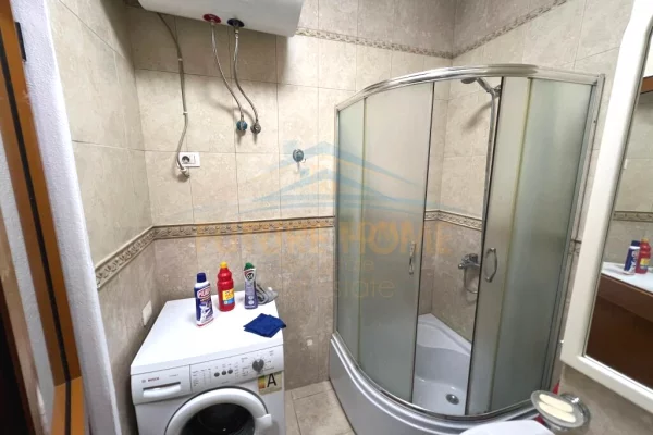 Shtepi me qera Apartament ne Tirane, 2+1, Mobilimi E mobiluar, Pagesa 640  Euro.