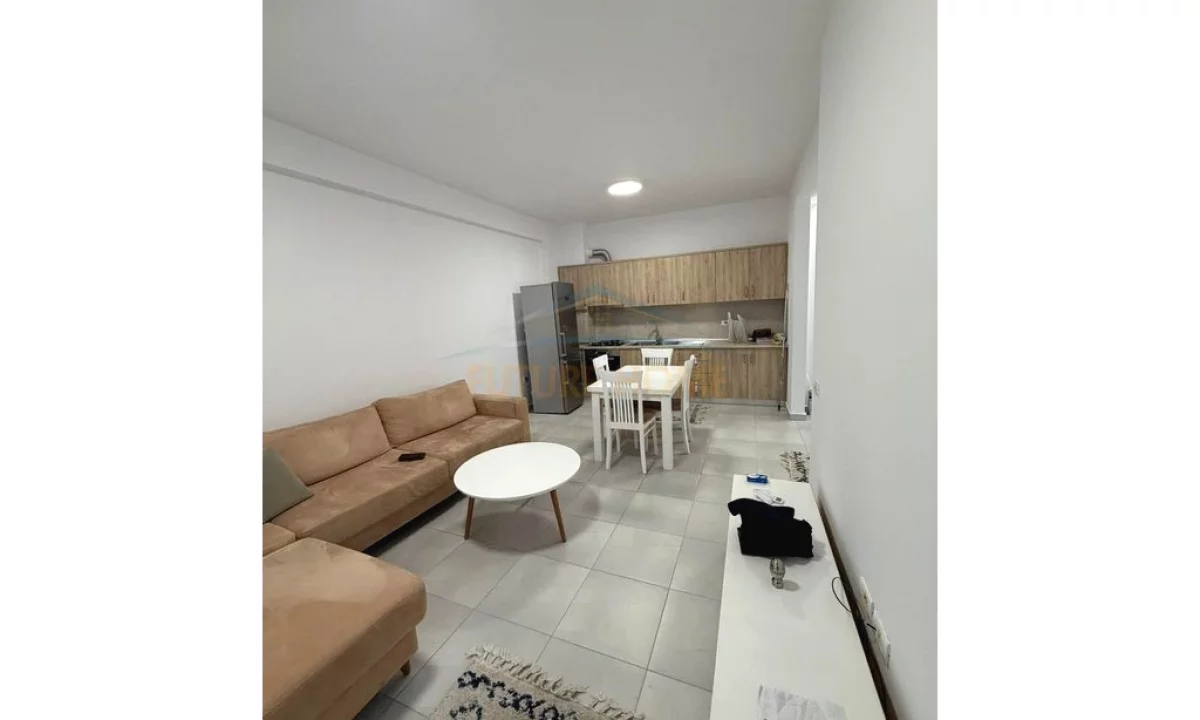 Shtepi me qera Apartament ne Tirane, 2+1, Mobilimi E mobiluar, Pagesa 60,000  Leke.