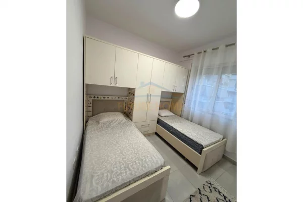 Shtepi me qera Apartament ne Tirane, 2+1, Mobilimi E mobiluar, Pagesa 60,000  Leke.
