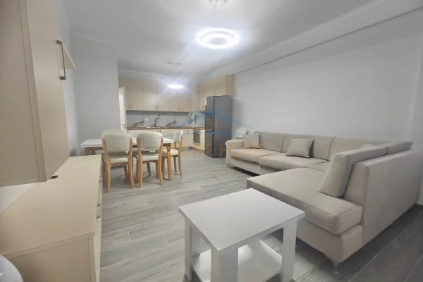 Shtepi me qera Apartament ne Tirane, 1+1, Mobilimi E mobiluar, Pagesa 50,000  Leke.