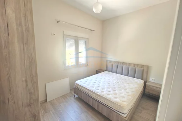 Shtepi me qera Apartament ne Tirane, 1+1, Mobilimi E mobiluar, Pagesa 35,000  Leke.