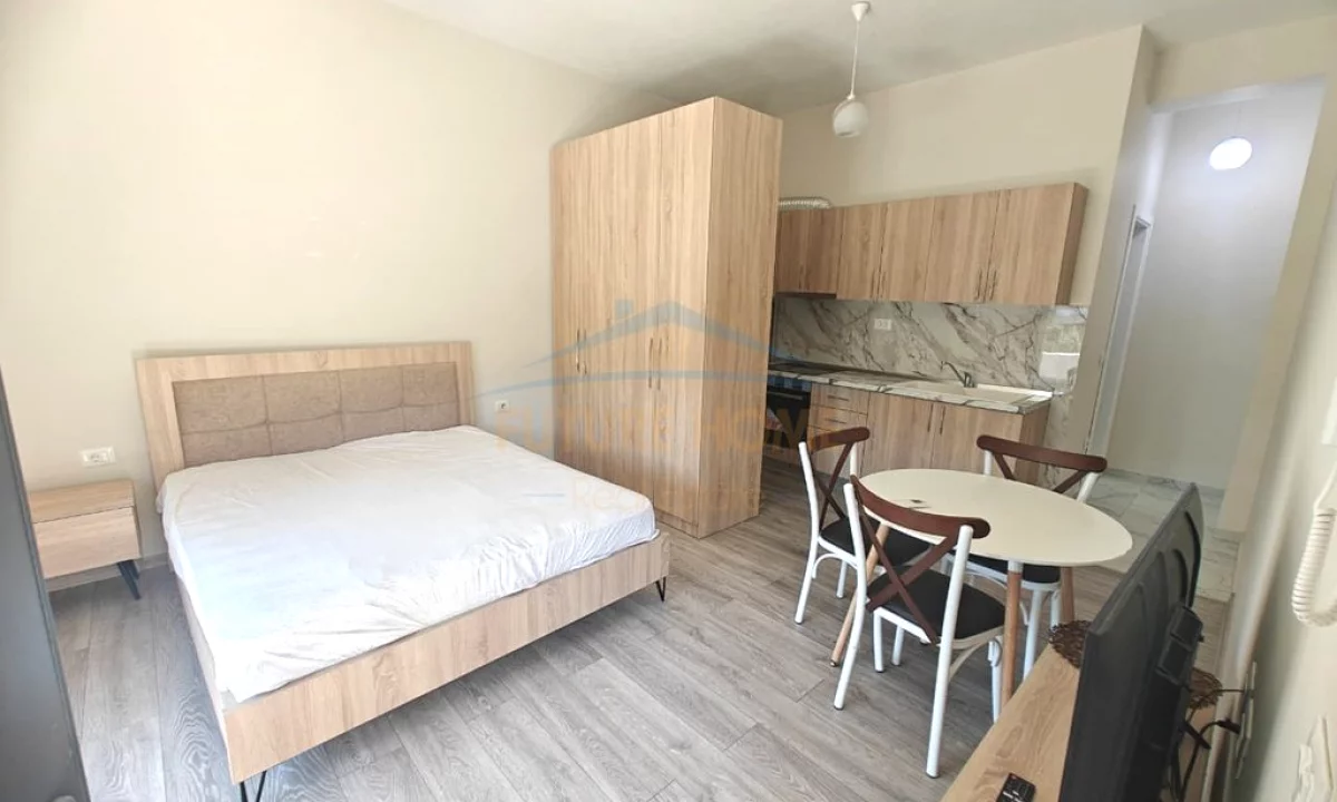 Shtepi me qera Apartament ne Tirane, Garsoniere, Mobilimi E mobiluar, Pagesa 28,000  Leke.
