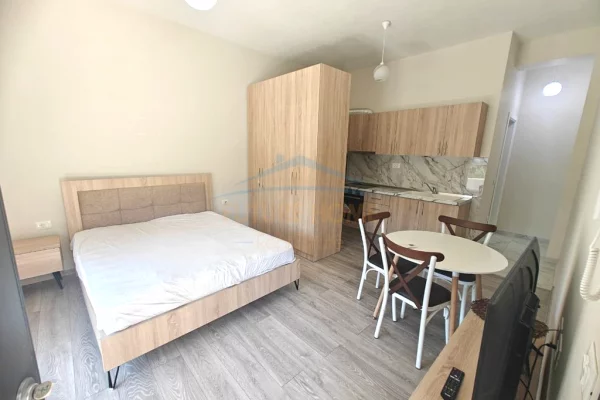 Shtepi me qera Garsoniere ne Tirane - 28,000 Leke