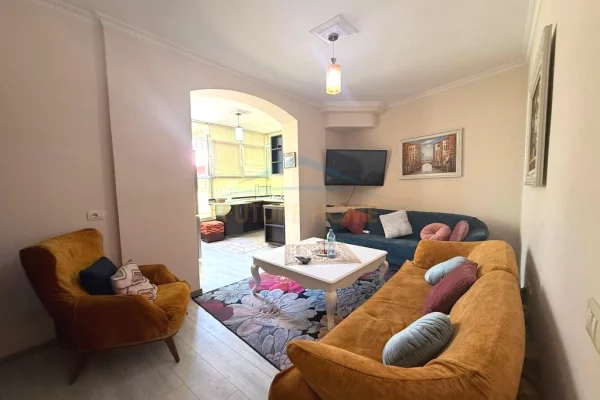 Shtepi me qera 1+1 ne Tirane - 650 Euro