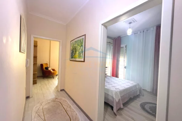 Shtepi me qera Apartament ne Tirane, 1+1, Mobilimi E mobiluar, Pagesa 650  Euro.