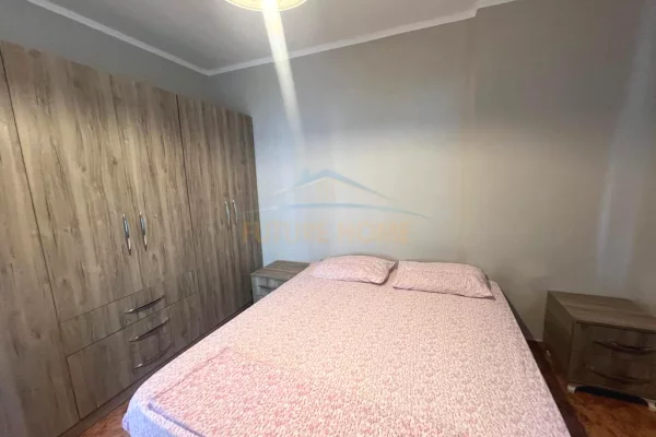 Shtepi me qera Apartament ne Tirane, 2+1, Mobilimi E mobiluar, Pagesa 600  Euro.