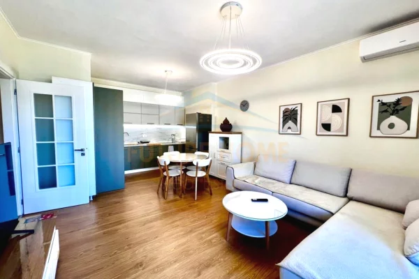 Shtepi me qera Apartament ne Tirane, 2+1, Mobilimi E mobiluar, Pagesa 80,000  Leke.