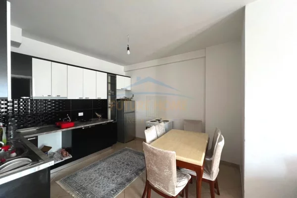 Shtepi me qera Apartament ne Tirane, 1+1, Mobilimi E mobiluar, Pagesa 450  Euro.