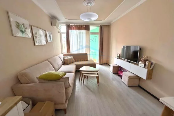 Shtepi me qera 2+1 ne Tirane - 750 Euro