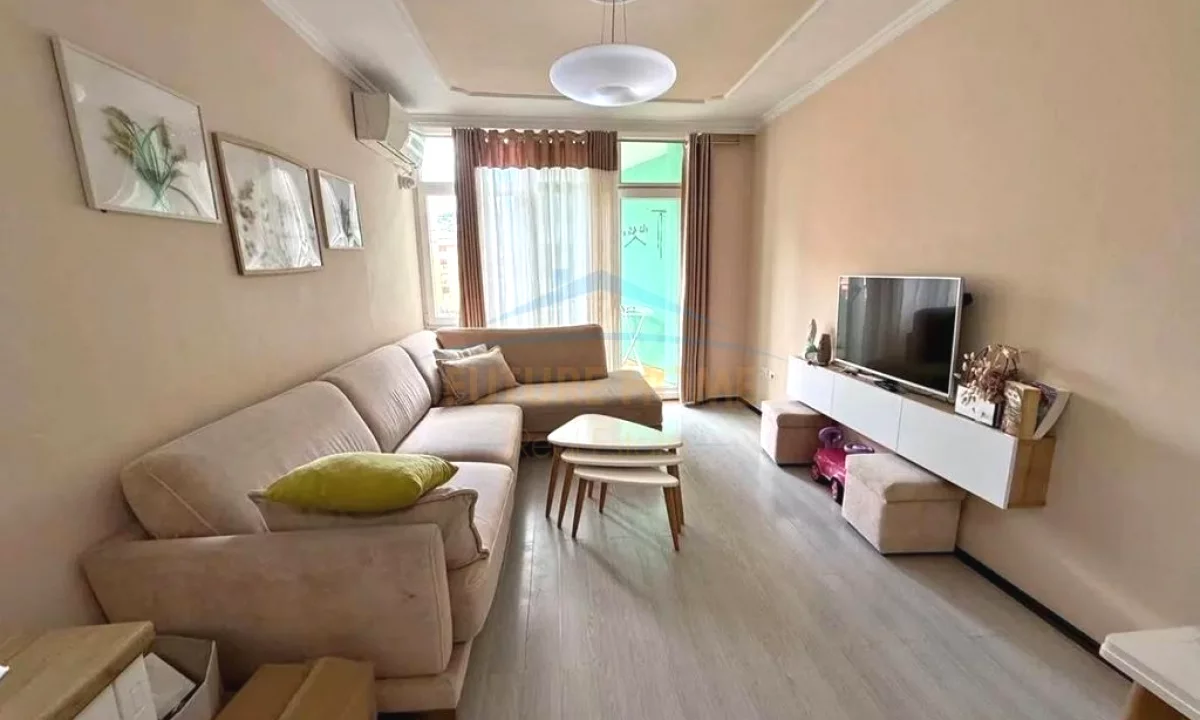 Shtepi me qera Apartament ne Tirane, 2+1, Mobilimi E mobiluar, Pagesa 750  Euro.