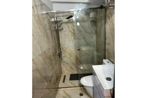 Shtepi me qera Apartament ne Tirane, 1+1, Mobilimi E mobiluar, Pagesa 600  Euro.