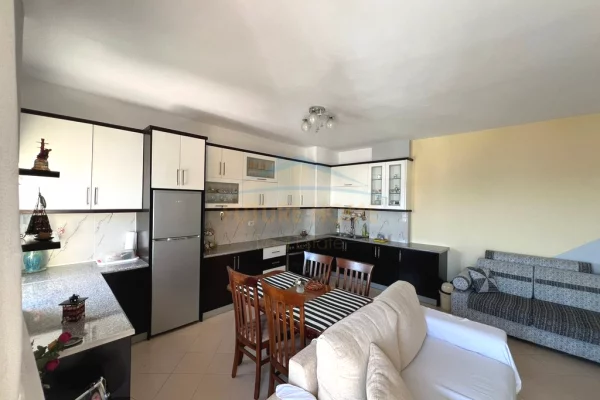 Shtepi ne shitje Apartament ne Sarande, 3+1, Mobilimi E mobiluar, Pagesa 290,000  Euro.