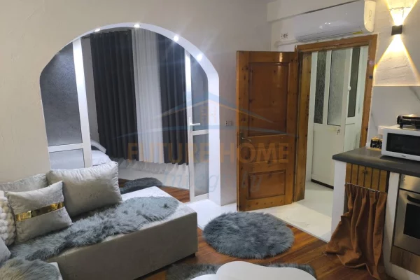Shtepi me qera Apartament ne Tirane, 2+1, Mobilimi E mobiluar, Pagesa 70,000  Leke.