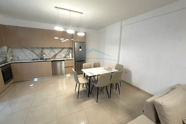 Shtepi me qera Apartament ne Tirane, 2+1, Mobilimi E mobiluar, Pagesa 70,000  Leke.